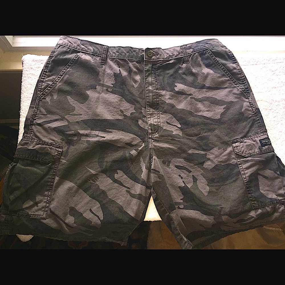 Wrangler Camouflage 8 pocket Cargo Shorts Sz.40w